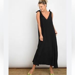 Marcelle linen maxi dress NWT one size